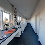 Business-hotel Artes 4*
