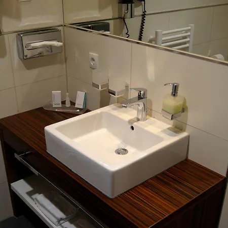 ホテル ビジネス-ホテル アルテス ケムニッツ