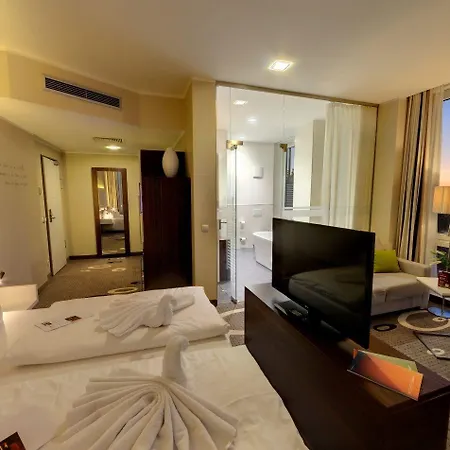 ビジネス-ホテル アルテス 4* ケムニッツ